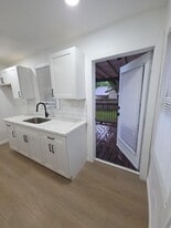 Building Photo - 509 N Rosedale Ave