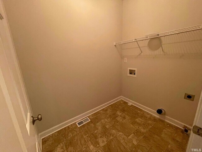 Building Photo - 112 Worthington Ct