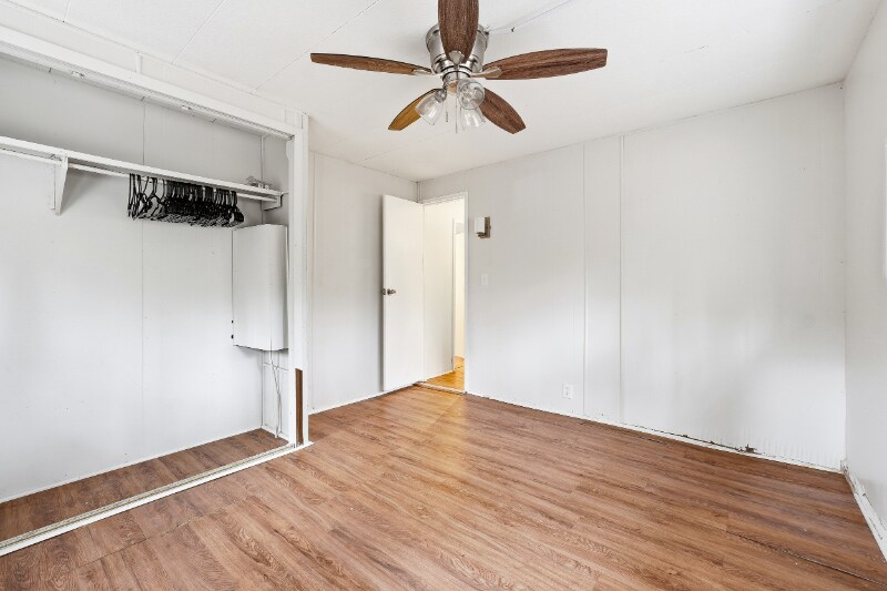 Building Photo - 3831 King Dr