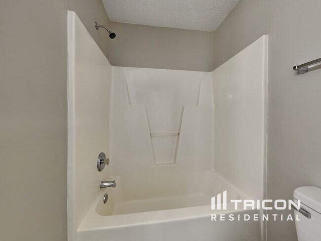 Building Photo - 10435 Wilson Glen Dr