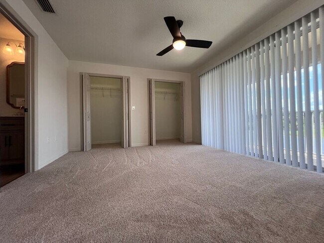 Building Photo - 2216 Garden Lake Dr