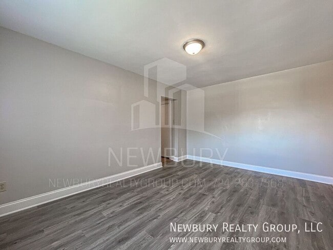Building Photo - 305 San Juan Dr