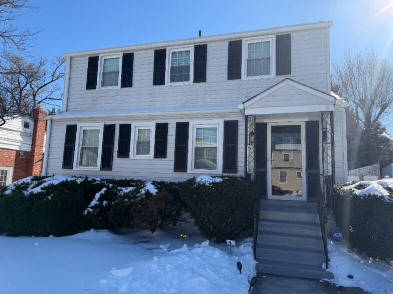 Building Photo - 5209 Mineola Rd