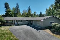 Building Photo - 3bd/1.75ba Issaquah Home