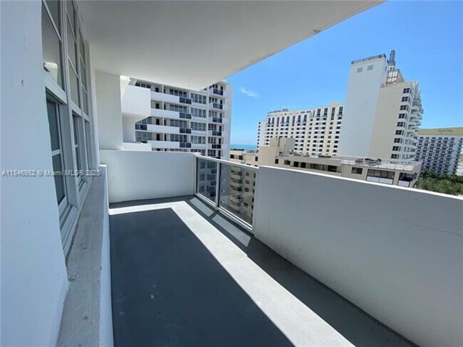 Building Photo - 100 Lincoln Rd