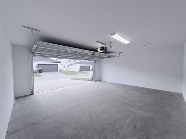 Building Photo - 640 Pothos St