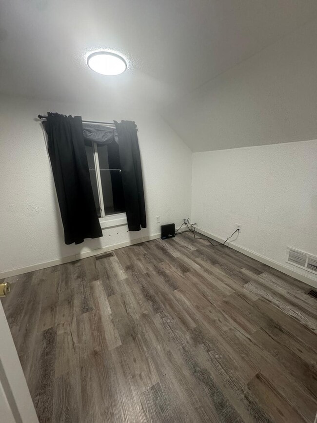 Building Photo - 455 Irwin Ave