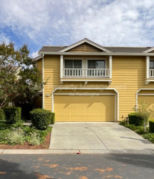 Building Photo - 915 Erie Cir