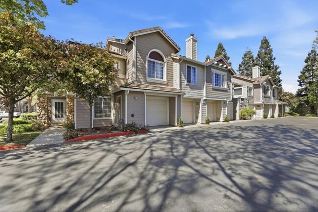 Building Photo - 6121 Lambeck Ln