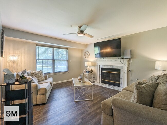 Building Photo - 7904 Birdsong Dr