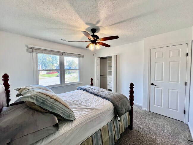 Building Photo - Beautiful home in the desirable Wellington...