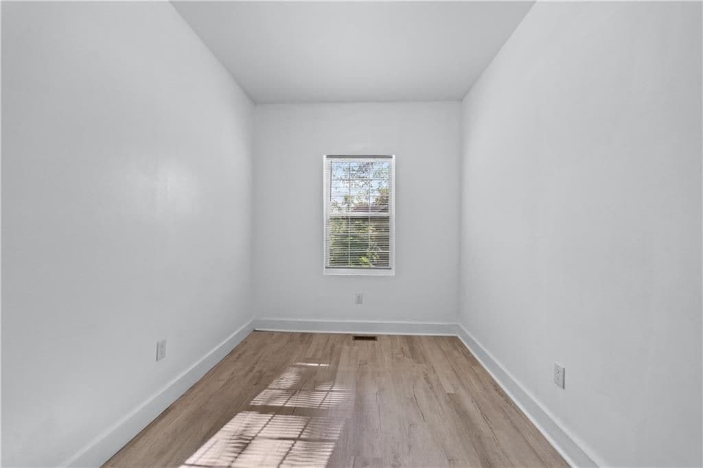 Building Photo - 1035 Astor Ave SW