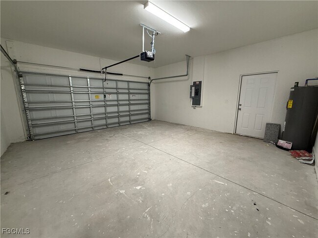 Building Photo - 443 Lampion Ave S