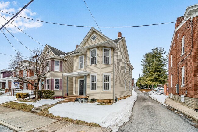 Building Photo - COMING SOON! 3 Bedroom Home in Waynesboro!