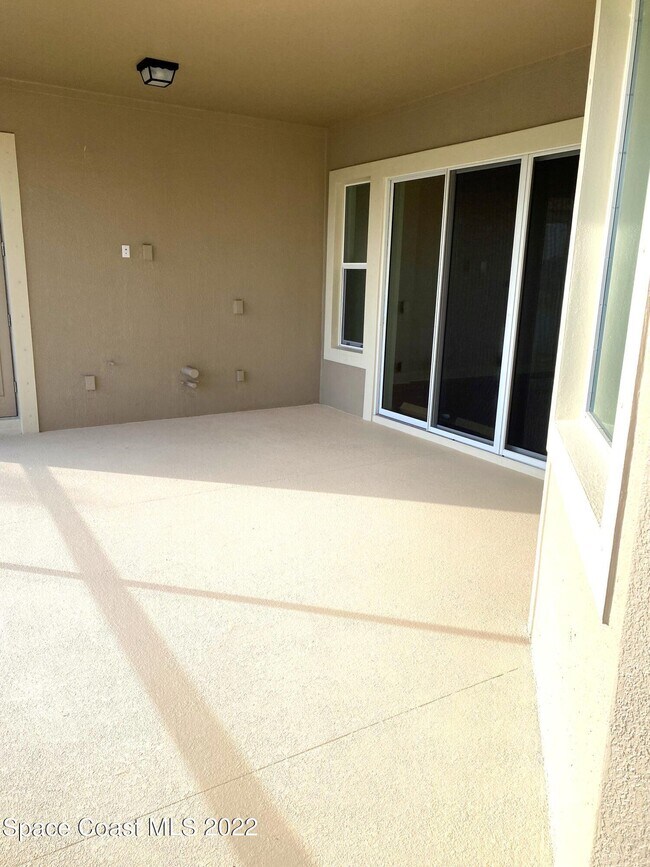 Building Photo - 8321 Paragrass Ave