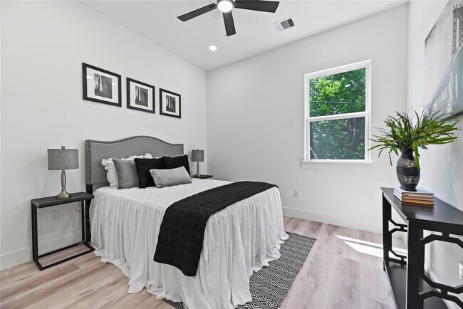 Primary Photo - 7212 England St