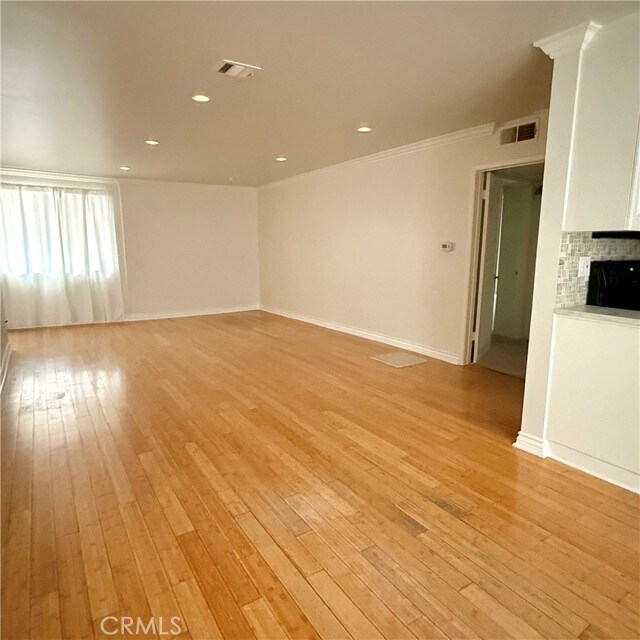 Building Photo - 12801 Moorpark St