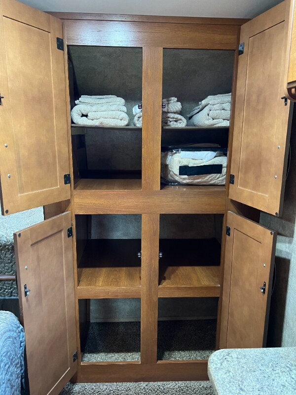 Building Photo - 7560 Chelsea Rd