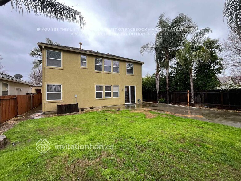 Building Photo - 301 Unity Cir