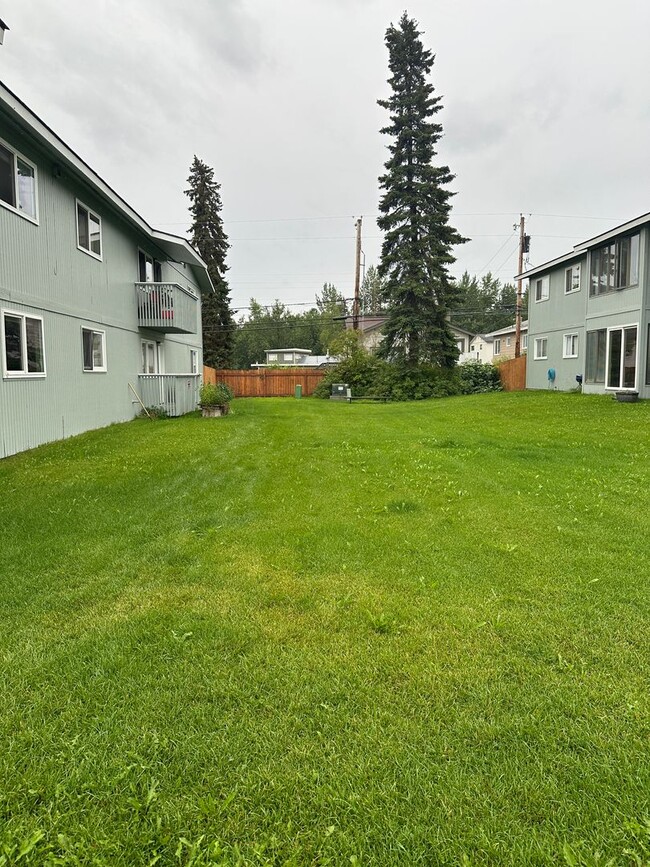 Building Photo - 1 BR/1 B near shopping center, UMED, and the Military base JBER.