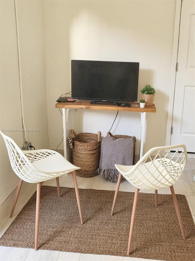 Building Photo - 9439 SW 162nd Ct