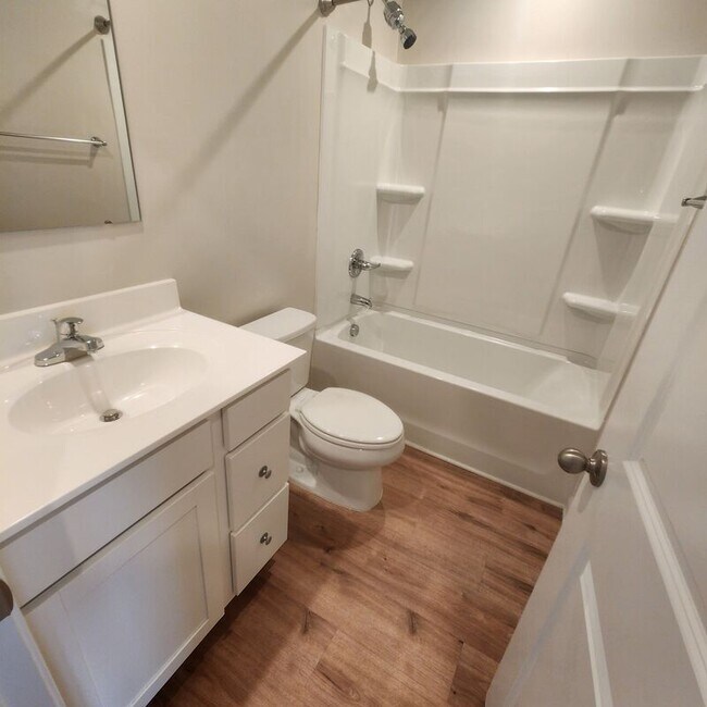 Building Photo - 525 Hampton Townes Dr