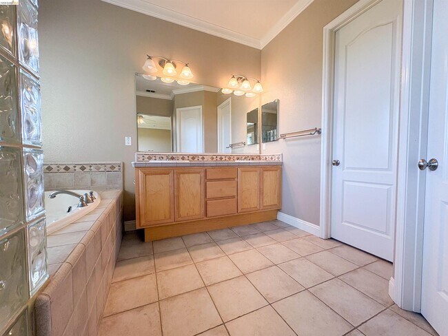 Building Photo - 2497 Winged Foot Rd