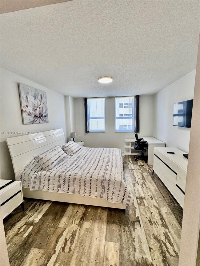 Building Photo - 2080 S Ocean Dr