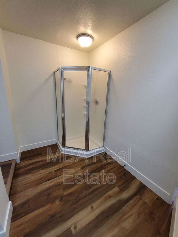 Building Photo - 1444 W Huntington Dr