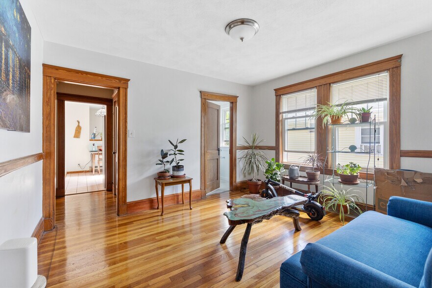 Primary Photo - 27 Murray Hill Rd