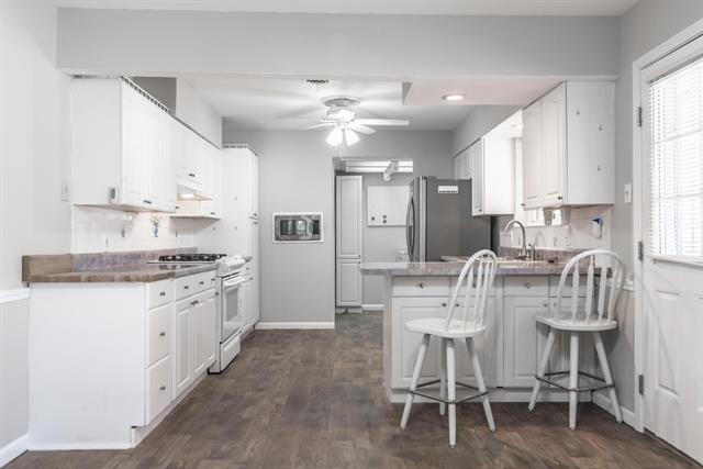 Building Photo - 12118 Brisbane Ave