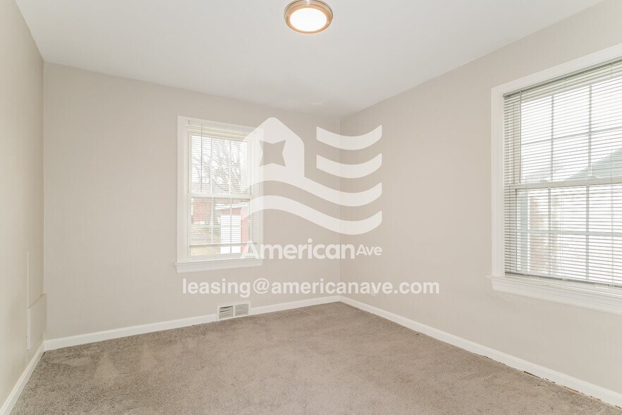 Building Photo - 2370 S Milton Ave