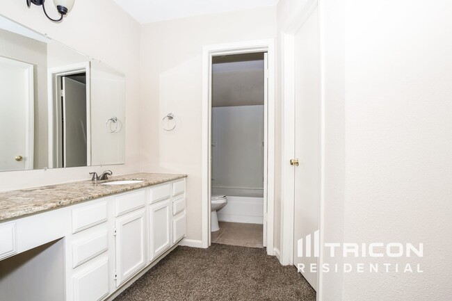 Building Photo - 12318 Flaxen Dr