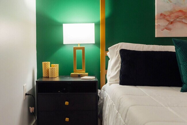 Building Photo - 202 E Main St