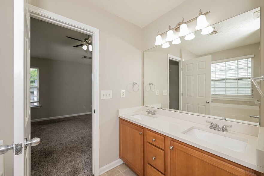 Building Photo - 4353 Grant Forest Cir
