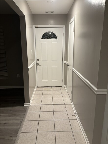 Building Photo - 1495 Lowell Ct