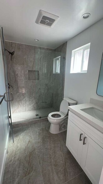 Building Photo - 11838 Magnolia Blvd