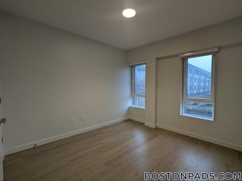 Building Photo - 55 Brighton Ave