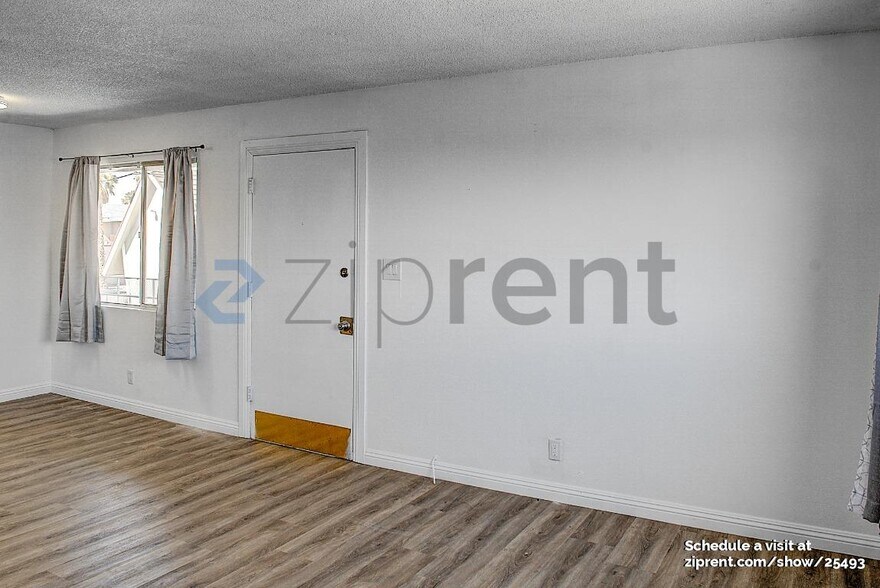 Building Photo - Unit 8