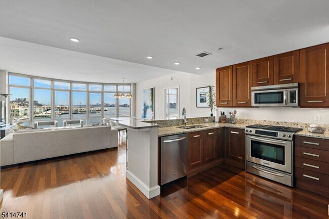 Building Photo - 8100 River Rd