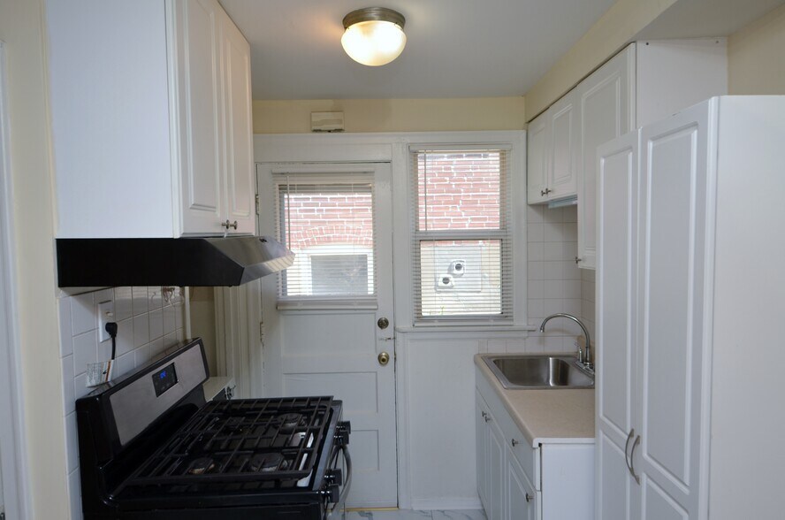 Building Photo - 1201 Louisville Ave