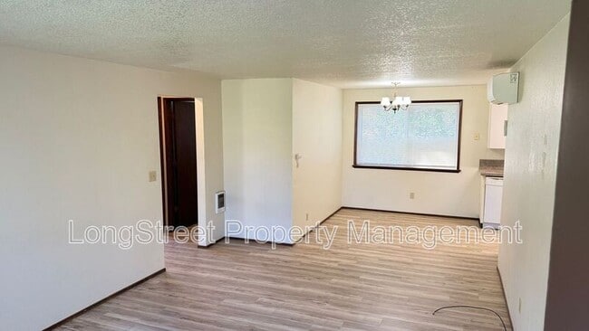 Building Photo - 1018 Pioneer St