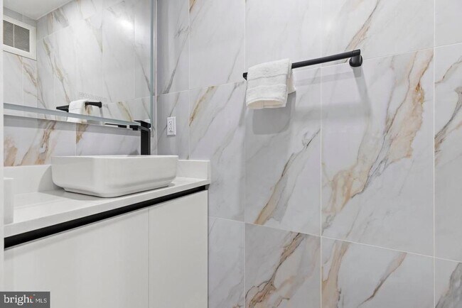 Building Photo - 3923 14th St NW