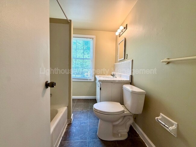 Building Photo - 1447 Giddings Ave SE