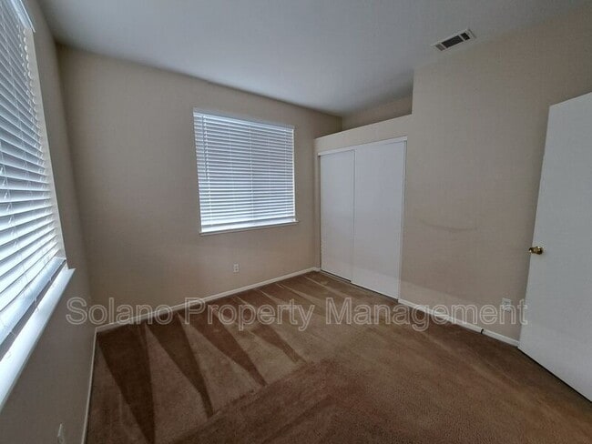 Building Photo - 849 Chateau Cir