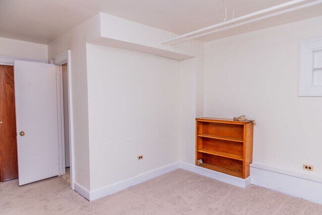 Building Photo - 700 Grove Ave