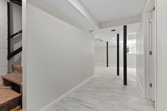 Building Photo - 1492 Tanglewood Way NW