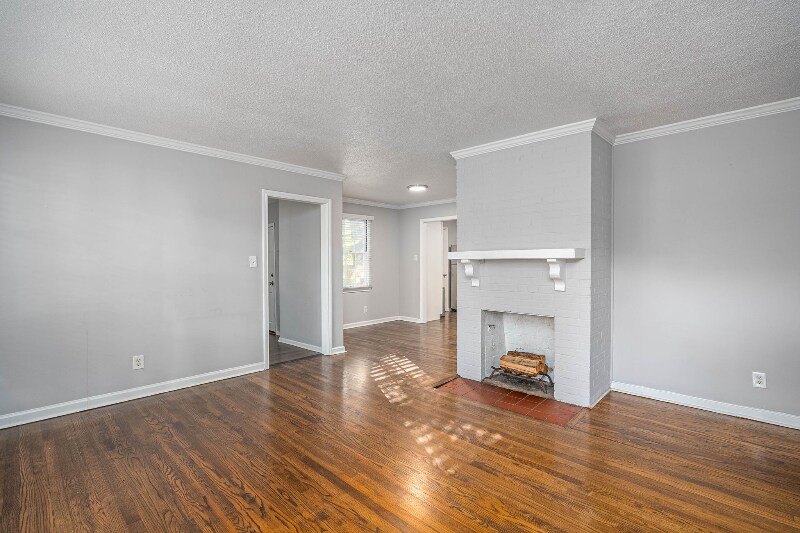 Building Photo - 2333 E 41st St