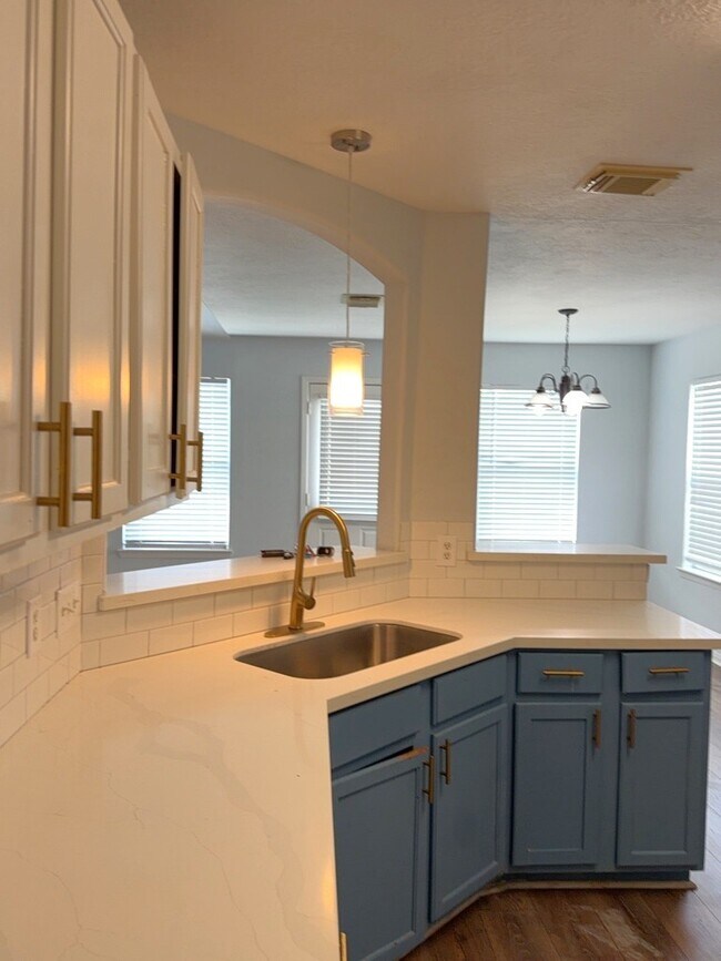 Building Photo - 6519 Gorton Dr
