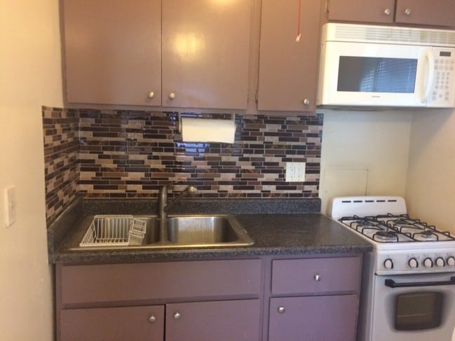 kitchen - 2265 Ewing St